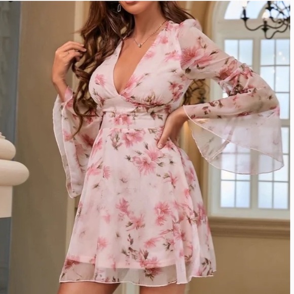 Boho floral print bell sleeve mini dress - Picture 9 of 9